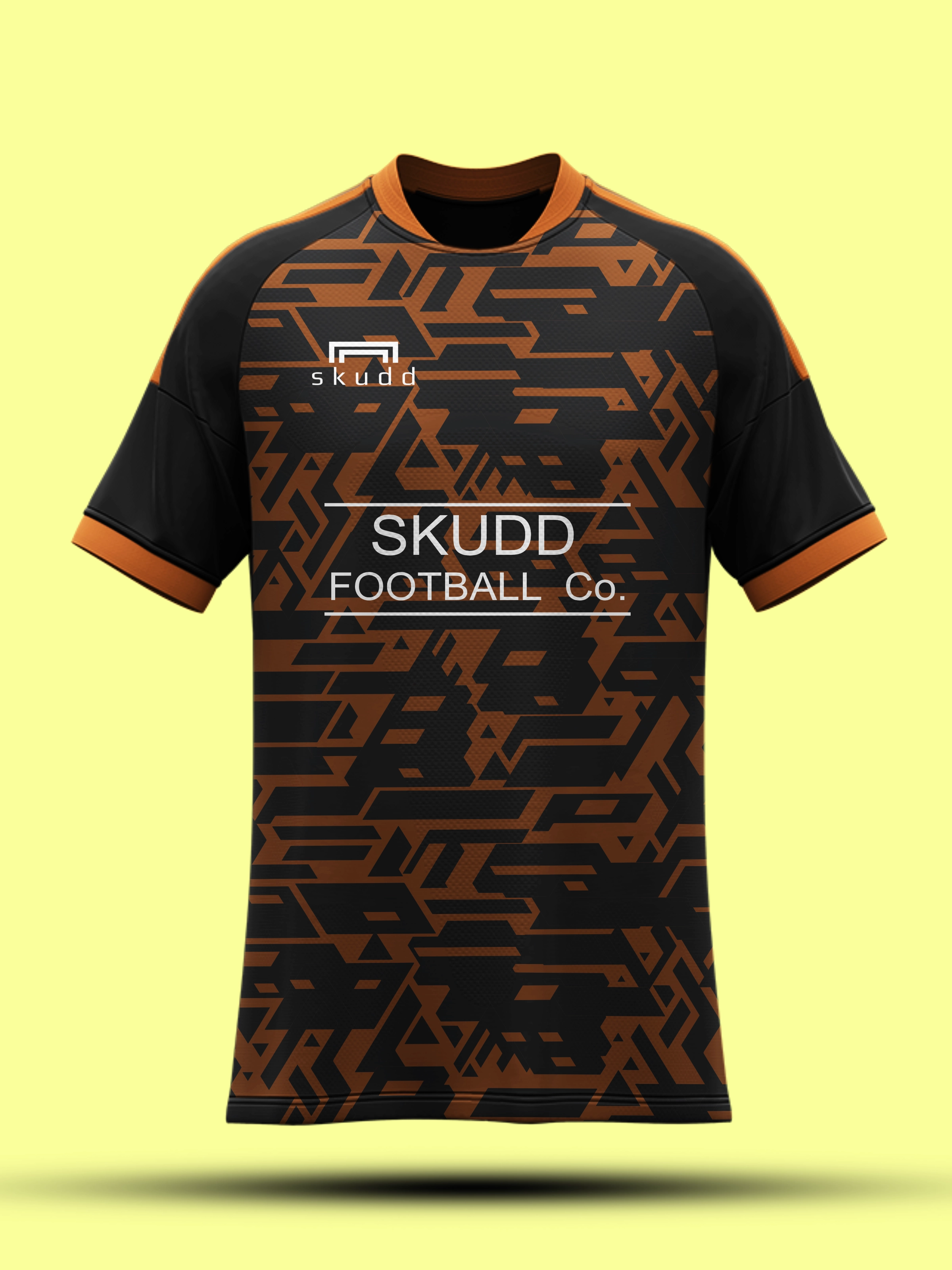 SKUDD-004 Kıvılcım — siyah-turuncu keskin geometrik desenli forma tasarımı